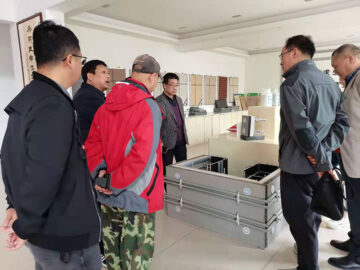 河南省建設(shè)廳科技與標準處康處長、河南省建筑協(xié)會段秘書長、河南省建筑科學(xué)研究院黃工等一行蒞臨考察