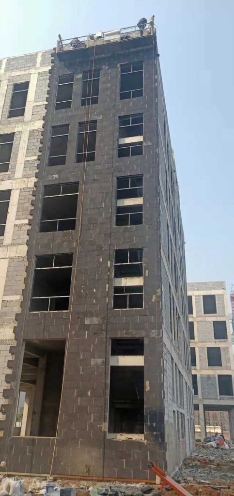 洛陽(yáng)中歐科創(chuàng)產(chǎn)業(yè)園_現(xiàn)場(chǎng)圖石墨改性水泥基保溫板-1-20230909031552